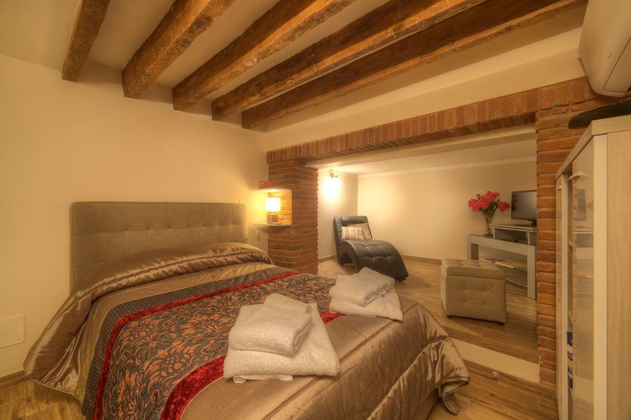 Duomo Luxury Apartment "Palazzo Del Re" Florença Exterior foto